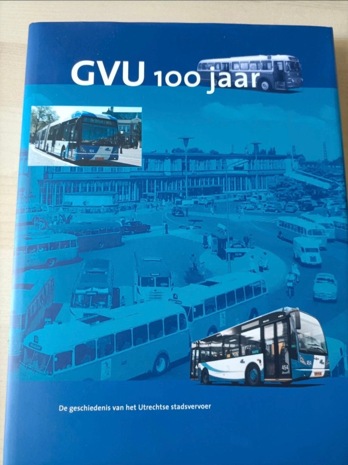 GVU 100 Jaar: De geschiedenis van het Utrechtse stadsvervoer, Ophalen of Verzenden, Gelezen, Algemeen, Onbekend