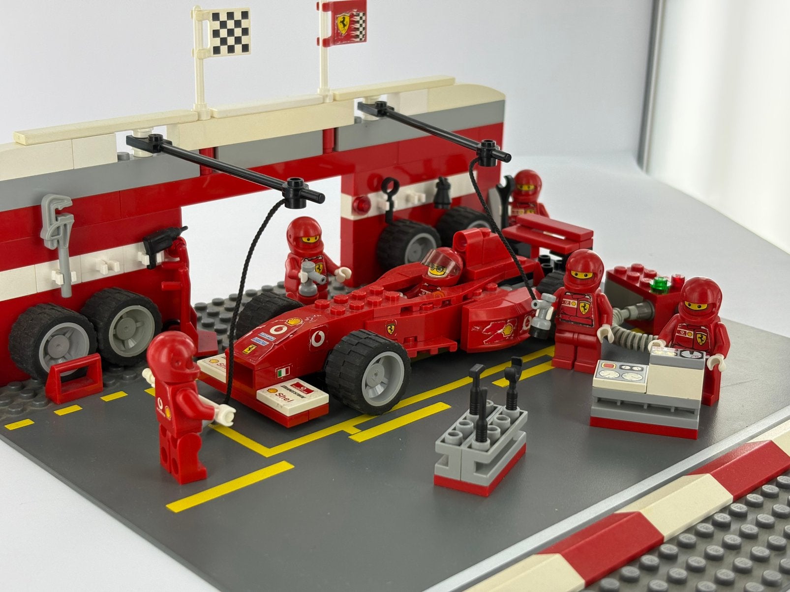 LEGO 8375 Ferrari F1 Pit Set (Ferrari) - Compleet, Gebruikt, Lego, Ophalen of Verzenden, Complete set