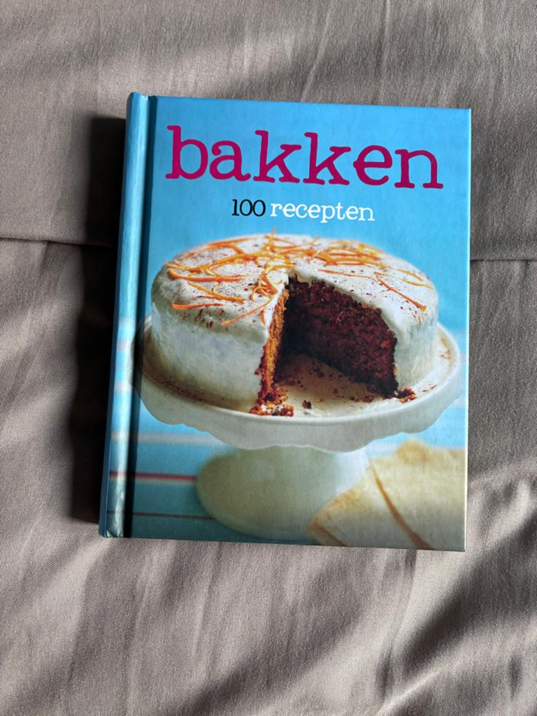 Bakken: 100 recepten voor cakes, taarten en meer, Boeken, Kookboeken, Ophalen of Verzenden, Zo goed als nieuw, Overige gebieden