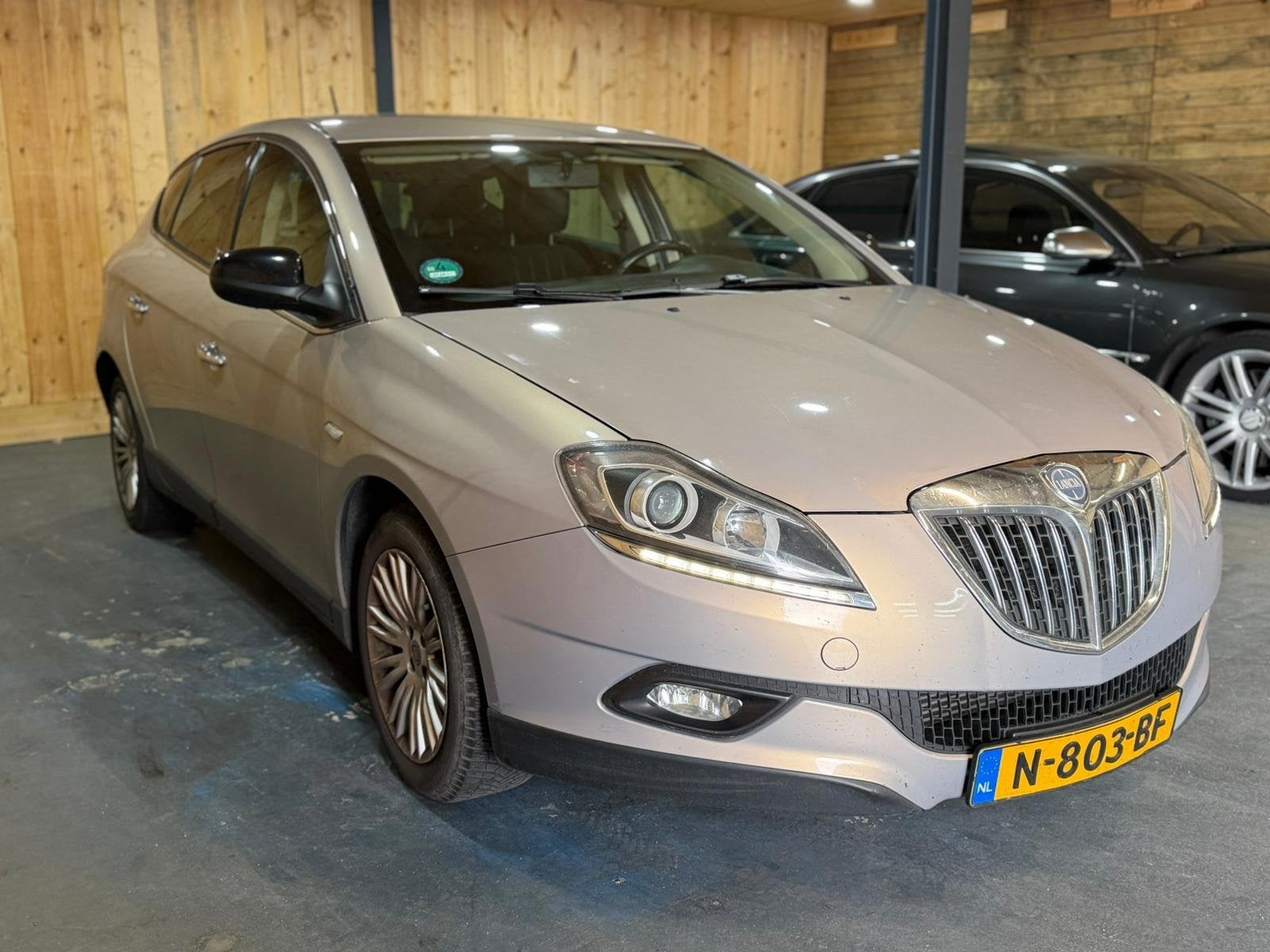 Lancia Delta 1.6-16V Argento 2010 1.6 Airco 5-Deurs, Euro 5, Gebruikt, 4 cilinders, 116 pk