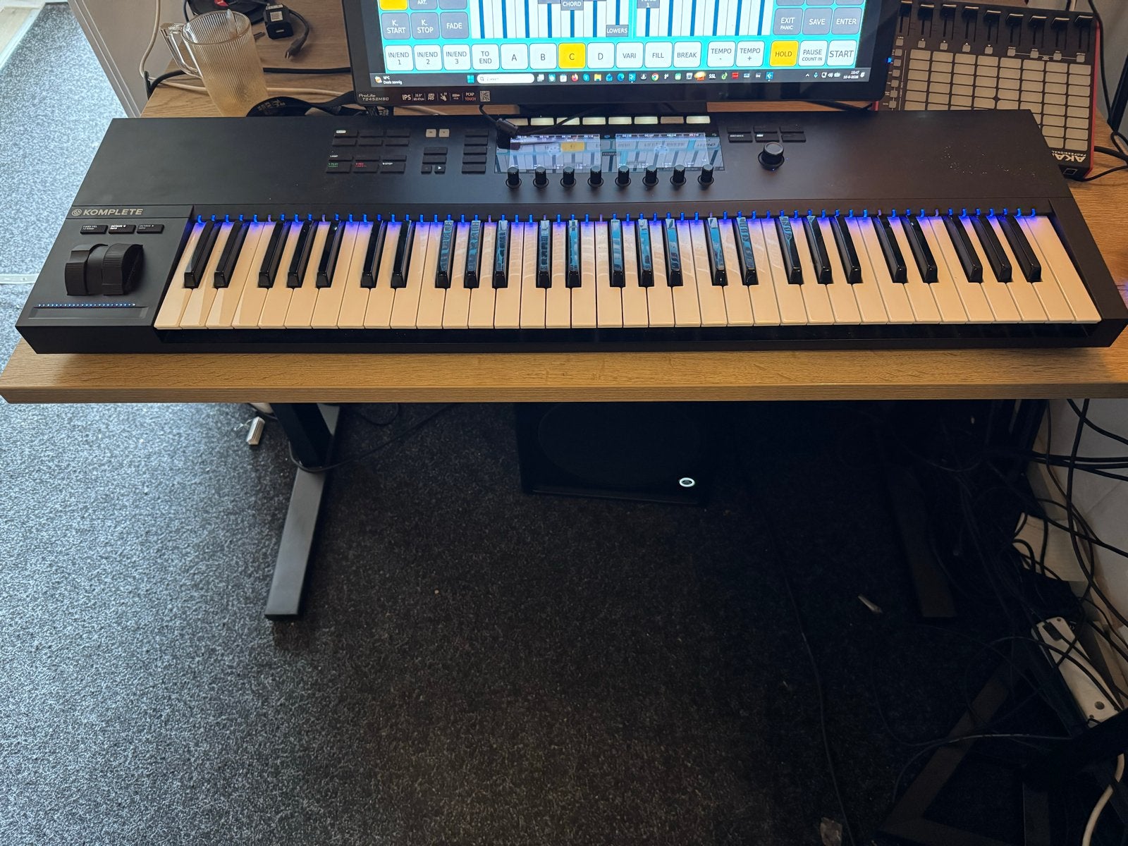 Native Instruments Komplete Kontrol S61 & Maschine Studio, Muziek en Instrumenten, Synthesizers, Gebruikt, 61 toetsen, Overige merken