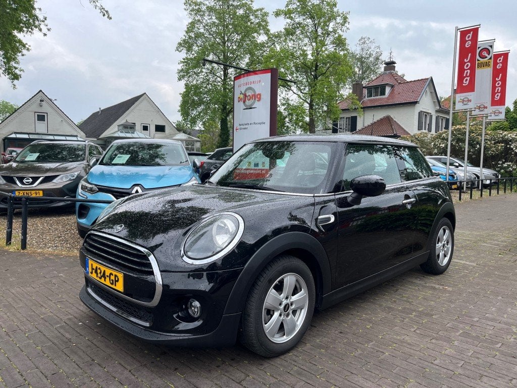 Mini COOPER 1.5 COOPER PEPPER 136PK / CARPLAY / CRUISE CTR., Voorwielaandrijving, 136 pk, Gebruikt, Euro 6