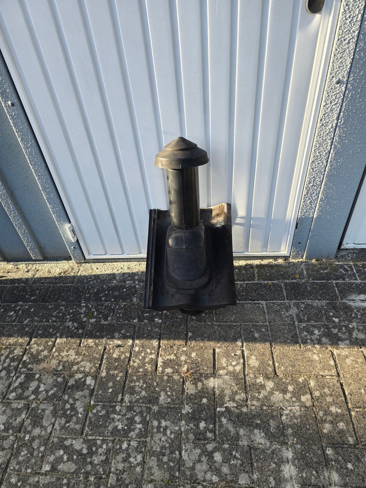 Te koop dakdoorvoer voor ontluchting, Ophalen, Steen of Klei, Zwart, 15 m² of meer