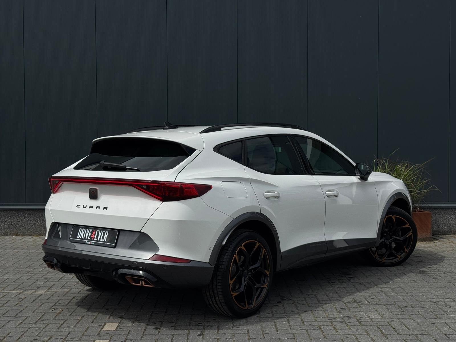 CUPRA Formentor 1.4 e-Hybrid Business 9-23 204pk NAVI | CAME, Auto's, Cupra, Dealer onderhouden, Gebruikt, Zwart, 4 cilinders