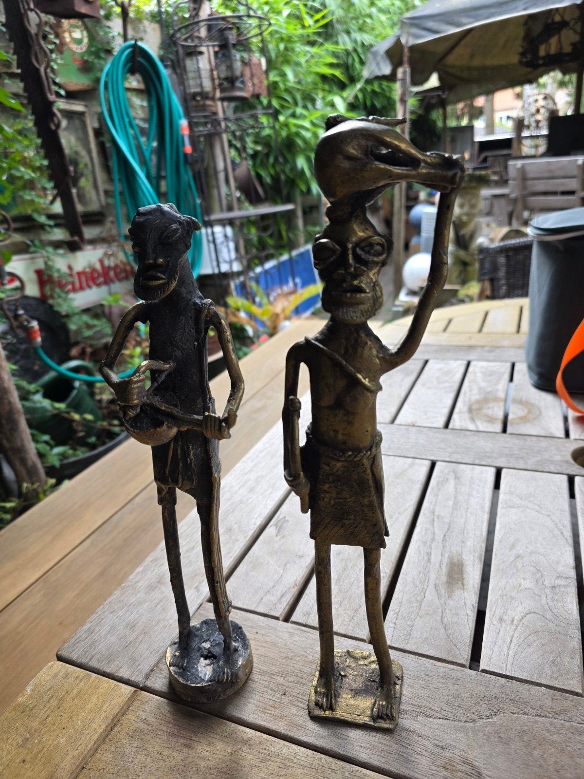 Set van 2 bronzen Afrikaanse beelden: Snaarspeler en Jager, Antiek en Kunst, Groep mensen, Ophalen of Verzenden, 20 - 50 cm, Beeld