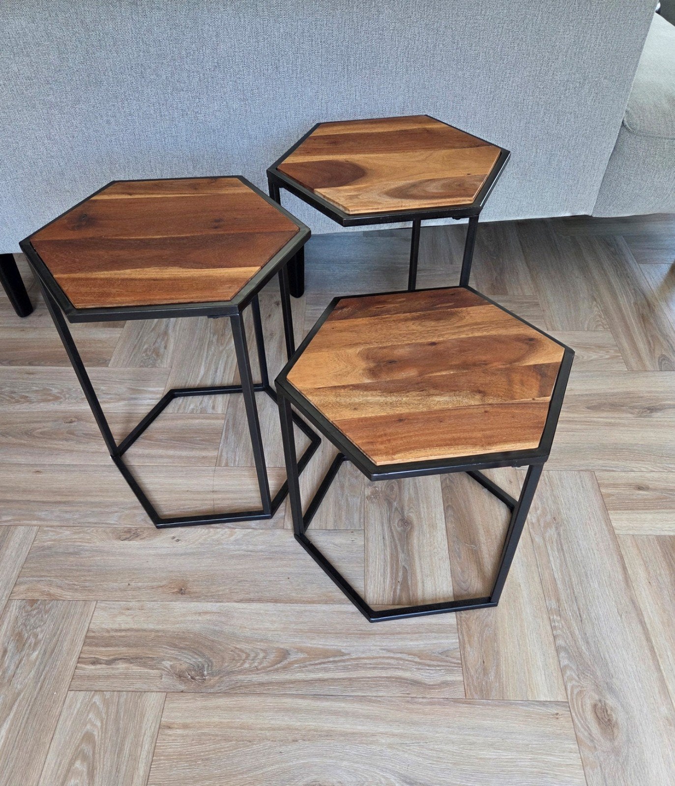 3 bijzettafels - Youniq, Ophalen, Minder dan 55 cm, Metaal of Aluminium, Zo goed als nieuw