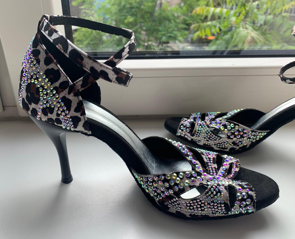 Lidmag Latin/Salsa dansschoenen met strass – maat 38, Zwart, Dansschoenen, Ophalen of Verzenden, Zo goed als nieuw