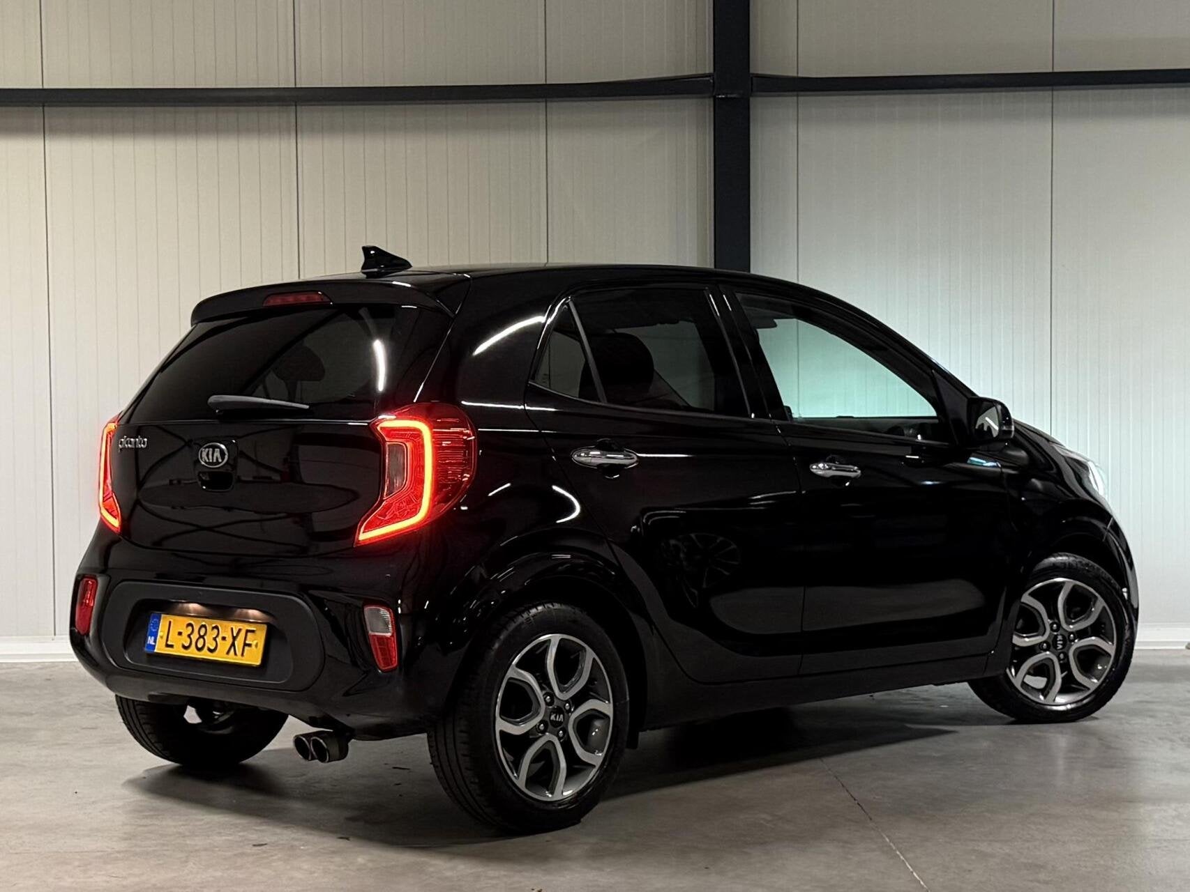 Kia Picanto 1.0 DPi DynamicPlusLine Automaat Camera Carplay, Auto's, 877 kg, Gebruikt, 4 stoelen, Zwart