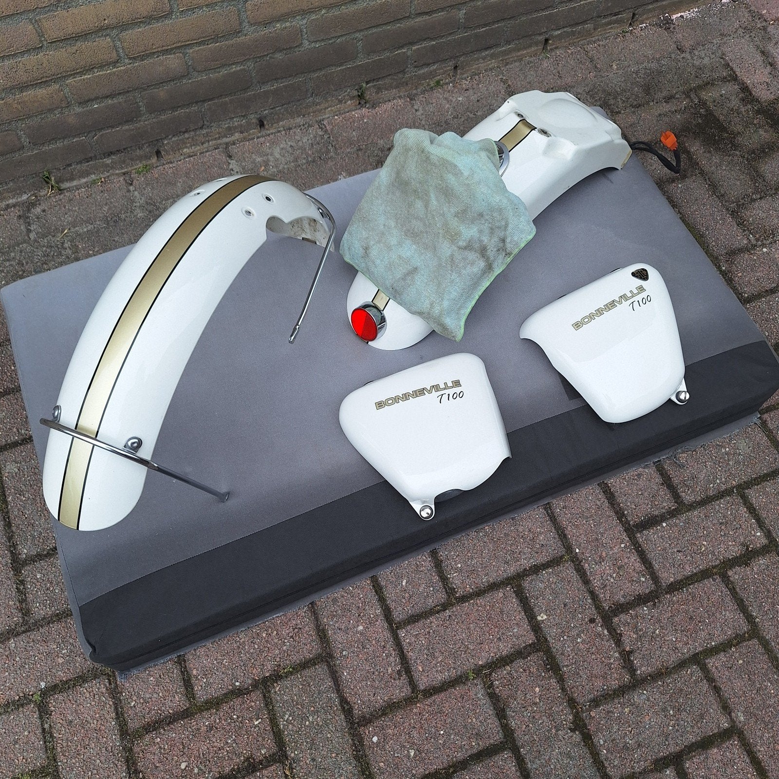 triumph bonneville t100 zeikappen spatbord thruxton, Ophalen of Verzenden, Zo goed als nieuw