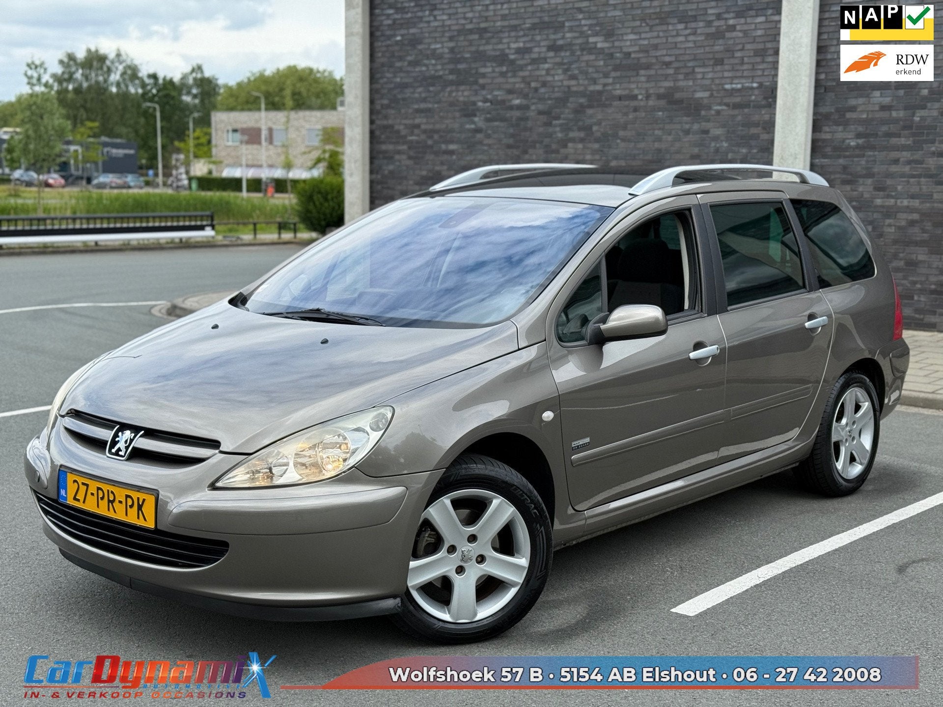 Peugeot 307 SW 2.0 16V Navtech | Automaat | Panoramadak | Ai, Gebruikt, 4 cilinders, 7 stoelen, Zilver of Grijs