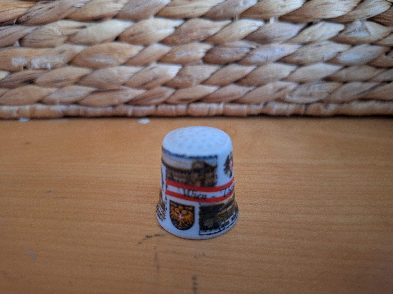 Vingerhoedje Wenen Oostenrijk Souvenir, Ophalen of Verzenden, Zo goed als nieuw