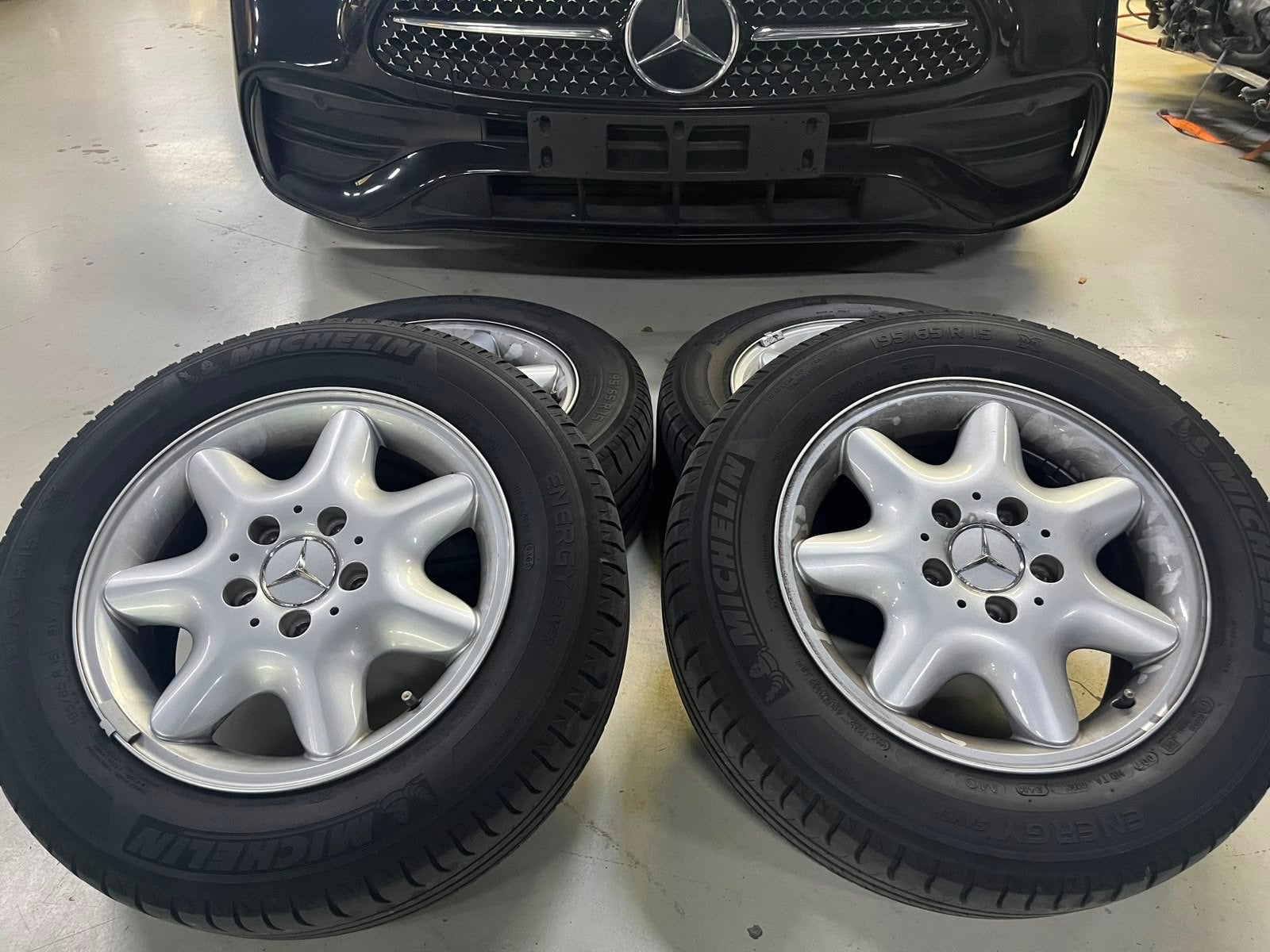Mercedes velgen 15inch met michelin banden., Auto-onderdelen, Banden en Velgen, Ophalen, Gebruikt, 15 inch, Banden en Velgen