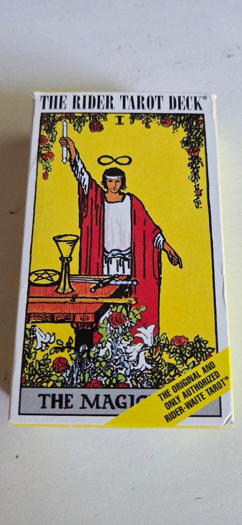 Tarot kaarten en boek, Ophalen of Verzenden, Zo goed als nieuw, Tarot of Kaarten leggen, Overige typen