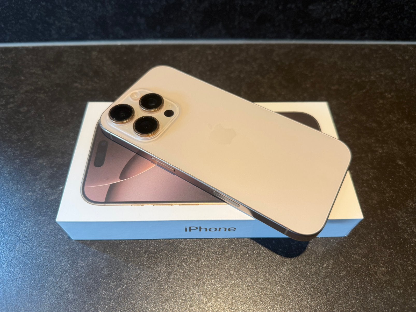 Iphone 16 pro | rosegoud | 91% | 128GB, Ophalen of Verzenden, Nieuw, Bescherming, Apple