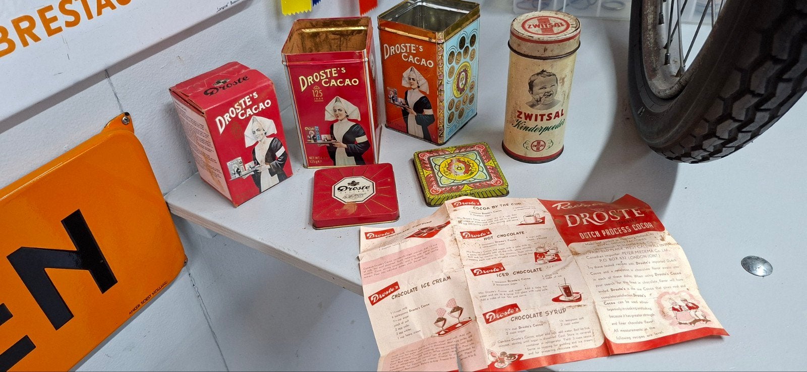 Zwitsal en droste blikken incl folder, Ophalen of Verzenden, Gebruikt, Overige, Droste
