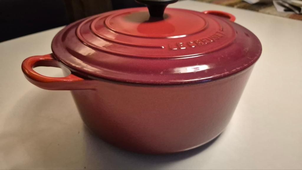 Le Creuset braadpan rood 24 cm, Huis en Inrichting, Keuken | Potten en Pannen, Ophalen of Verzenden, Gebruikt, Gietijzer, Koekenpan of Braadpan