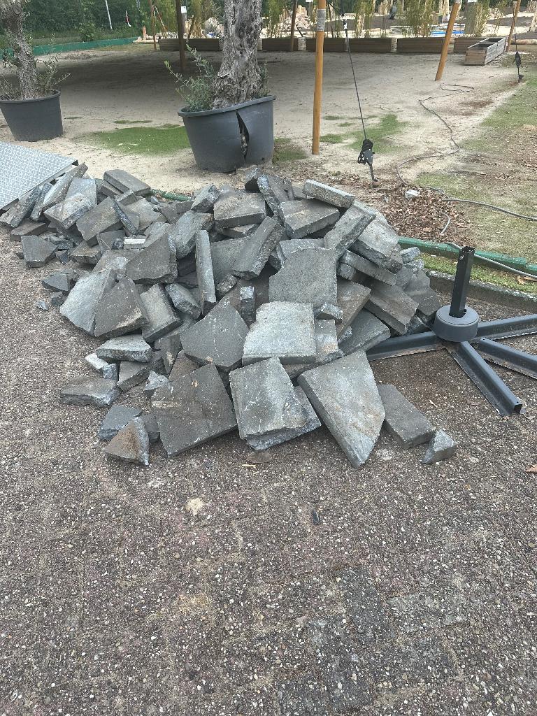 Partij kapotte betontegels, Tuin en Terras, Ophalen, Gebruikt, 5 tot 10 m², Beton