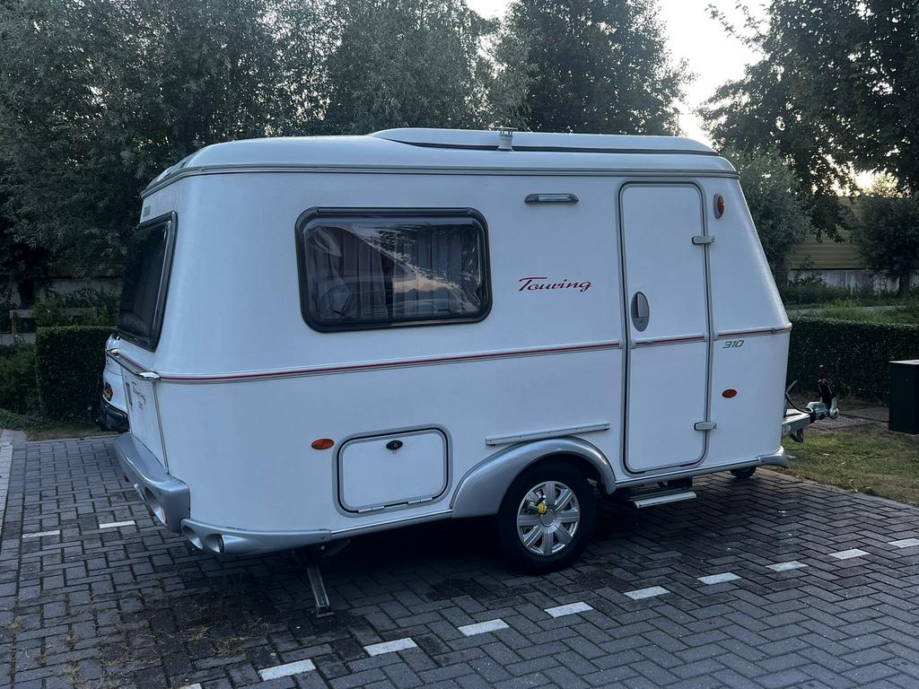 Eriba Familia 310 uit 2020, Caravans en Kamperen, Vast bed, Kleine zit, Tot en met 3, Particulier