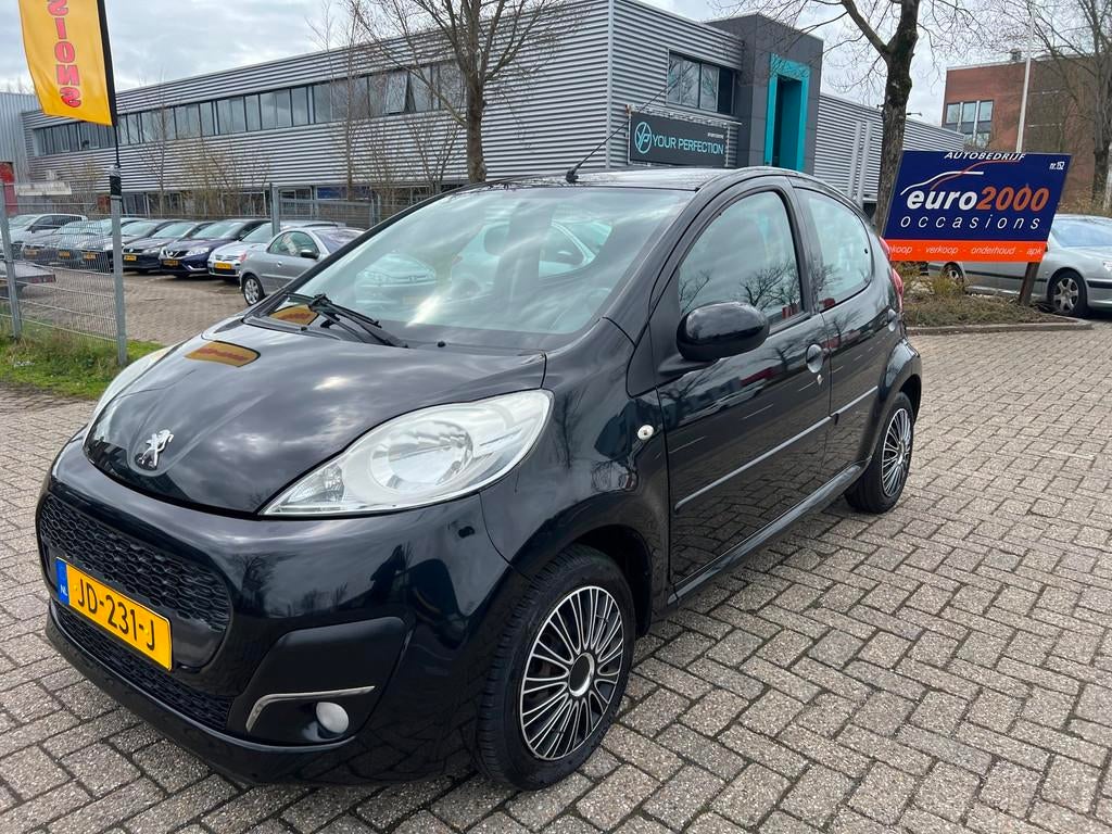 Peugeot 107 1.0 Access Accent - FACELIFT - 5 DEURS - NETJES, Voorwielaandrijving, Euro 5, Stof, Zwart