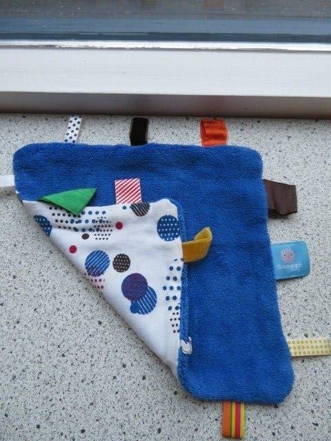 Snooze Baby labeldoek knuffeldoek blauw met gekleurde ballen, Overige typen, Blauw, Ophalen of Verzenden, Zo goed als nieuw