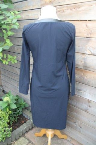 Jurk donkerblauw Studio Anneloes mt M Travelstof. Vaste OPRU, Maat 38/40 (M), Studio Anneloes, Zo goed als nieuw, Onder de knie
