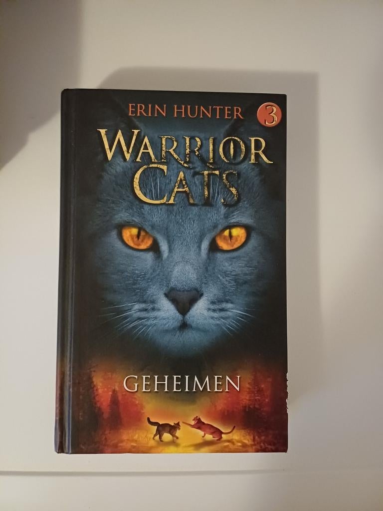 Warrior Cats 3: Geheimen - Erin Hunter (Nederlands), Ophalen, Zo goed als nieuw, Erin Hunter, Nederland