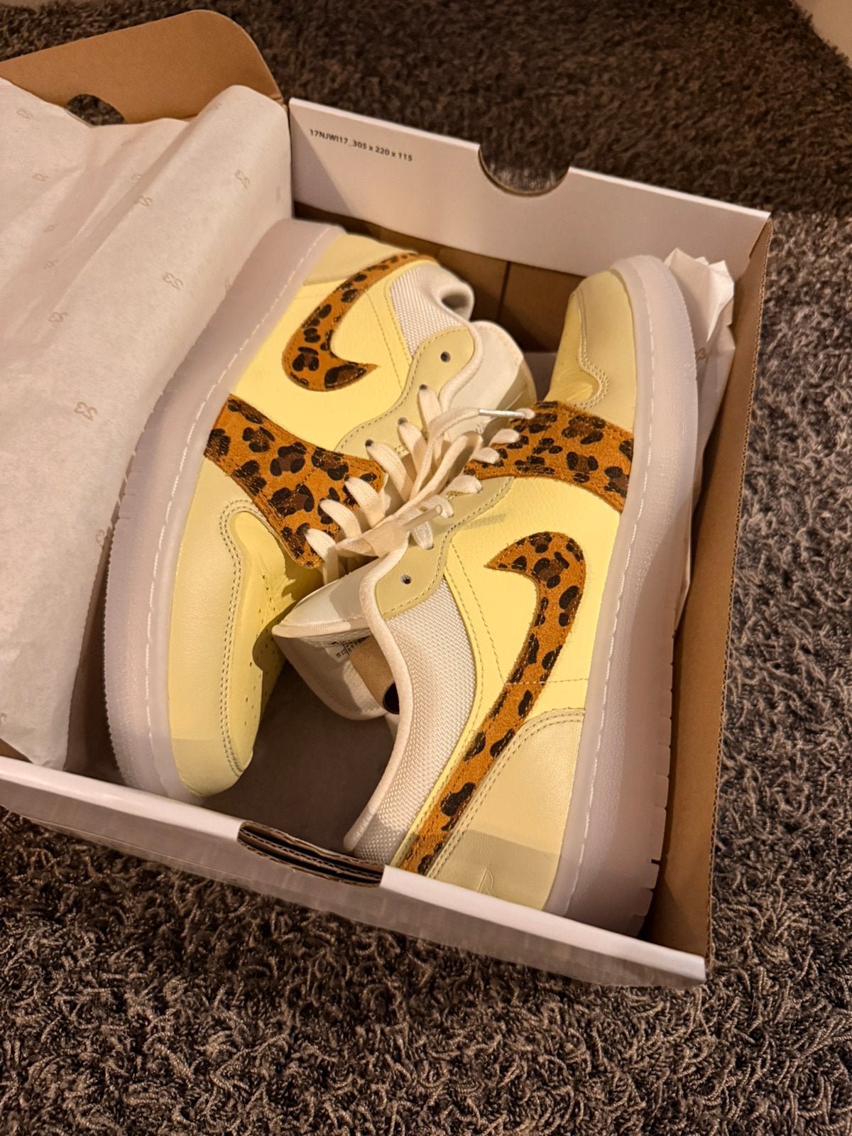 Nike Air Jordan 1 Low Lemon Drop Leopard – Maat 43 – Nieuw, Beige, Nieuw, Ophalen of Verzenden, Sneakers of Gympen