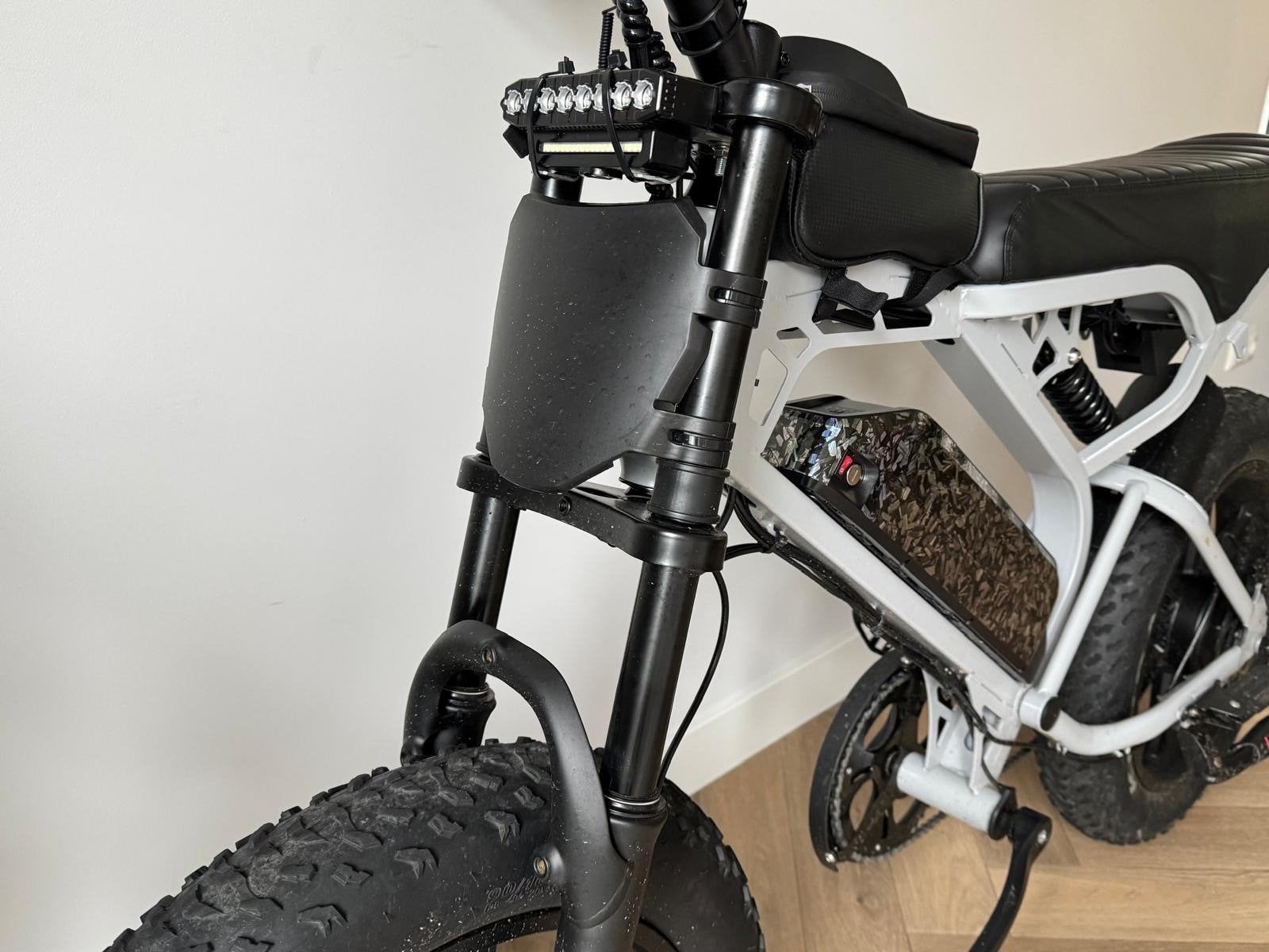 V20 Pro Custom te ruil tegen gt2000 topstaat, 59 cm of meer, Ophalen of Verzenden, Zo goed als nieuw, Overige merken