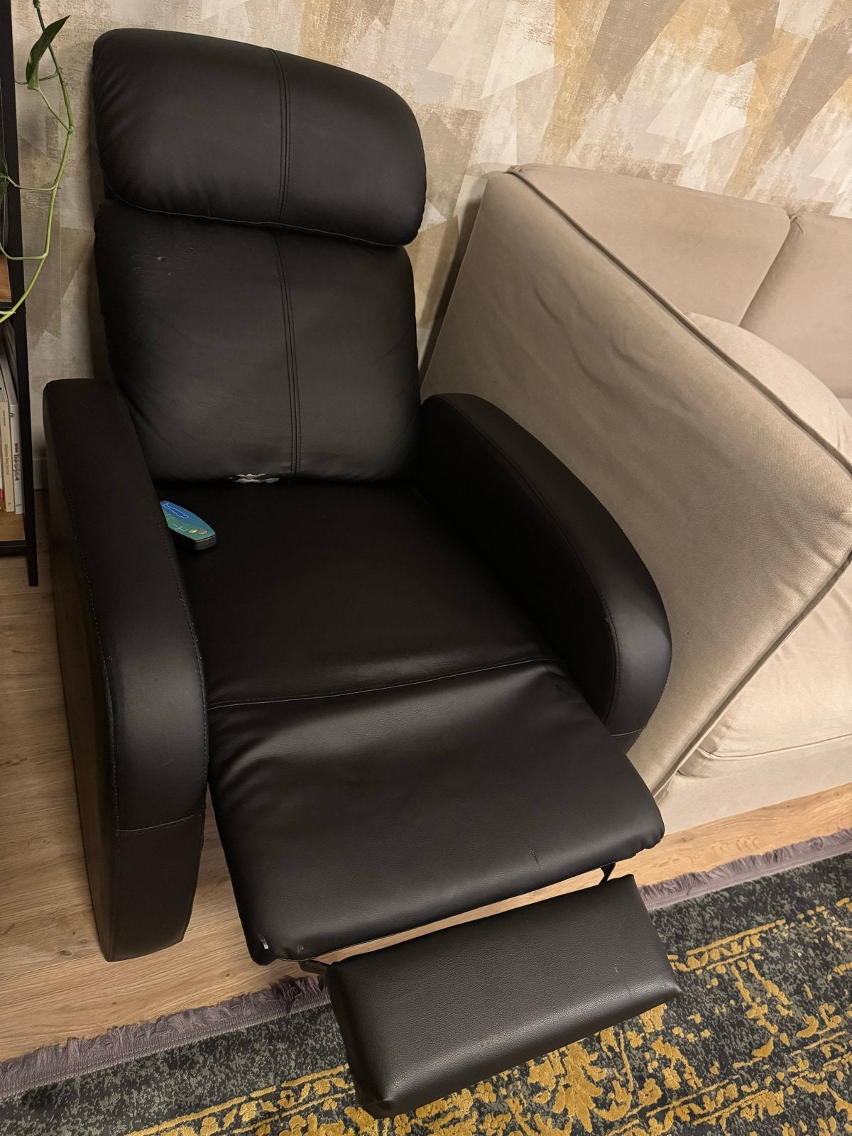 Elektrische massagestoel, Huis en Inrichting, Ophalen, Kunststof, Gebruikt, 75 tot 100 cm