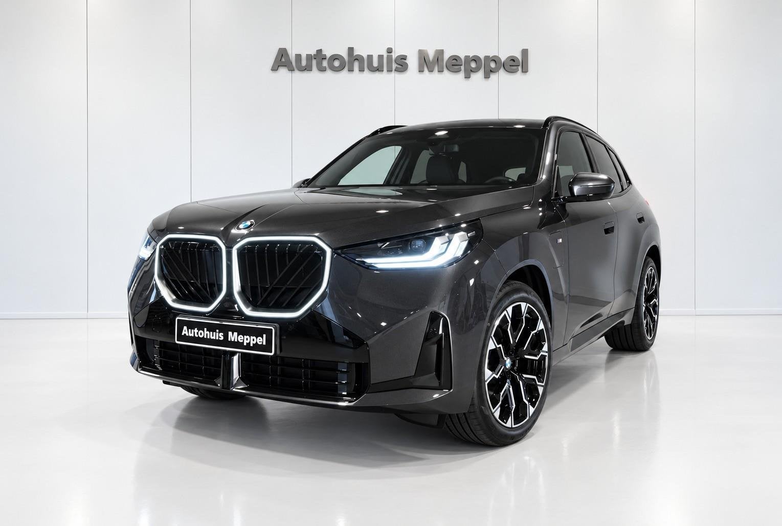 BMW X3 30e xDrive M-Sport*AdaptiveCruise*Carplay&Android*HUD, Auto's, Automaat, Gebruikt, Zwart, 4 cilinders