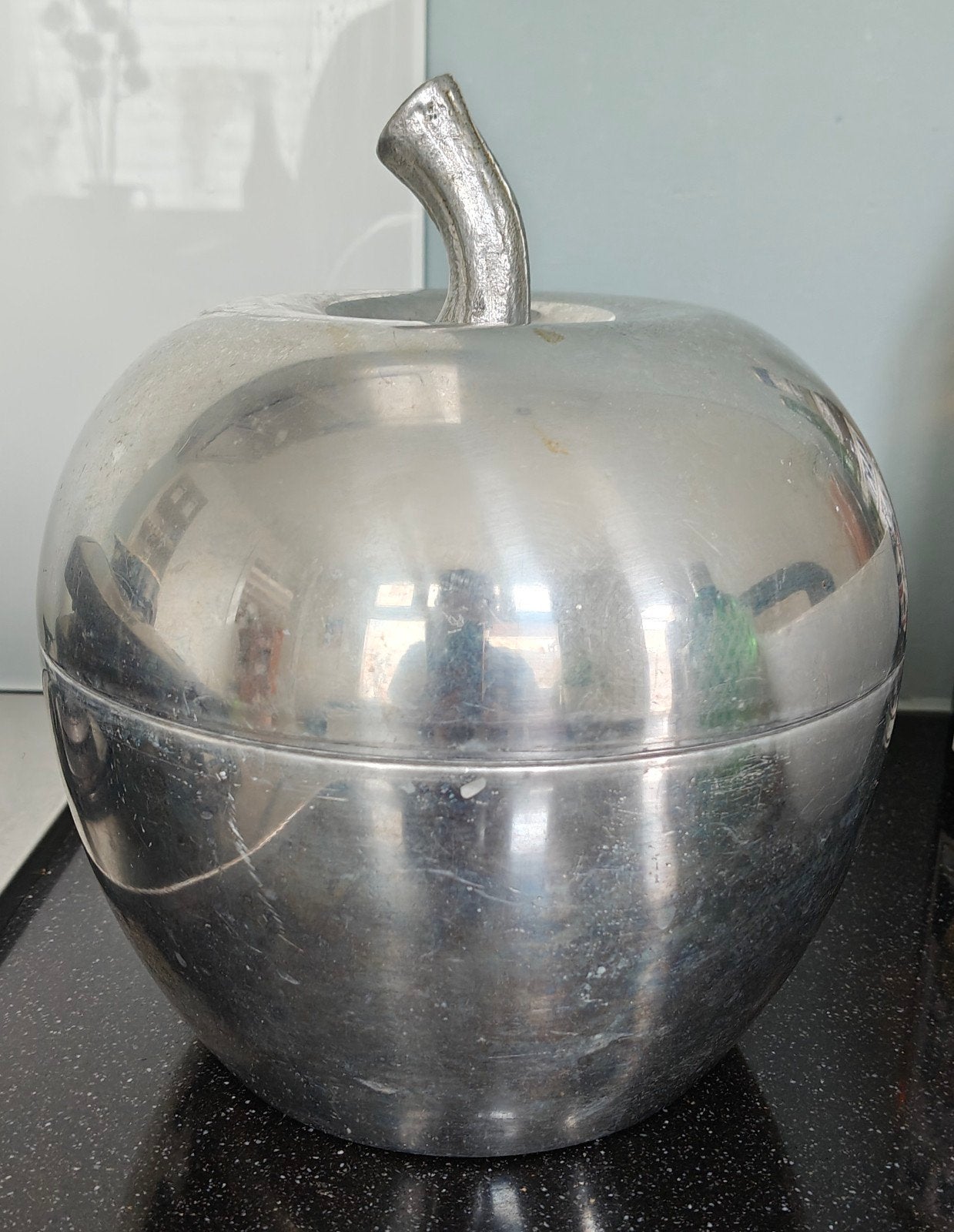 Grote metalen ijsemmer jaren 70 , vorm appel,  strak designl, Gebruikt, Verzenden, Rond, Koeler of IJsemmer