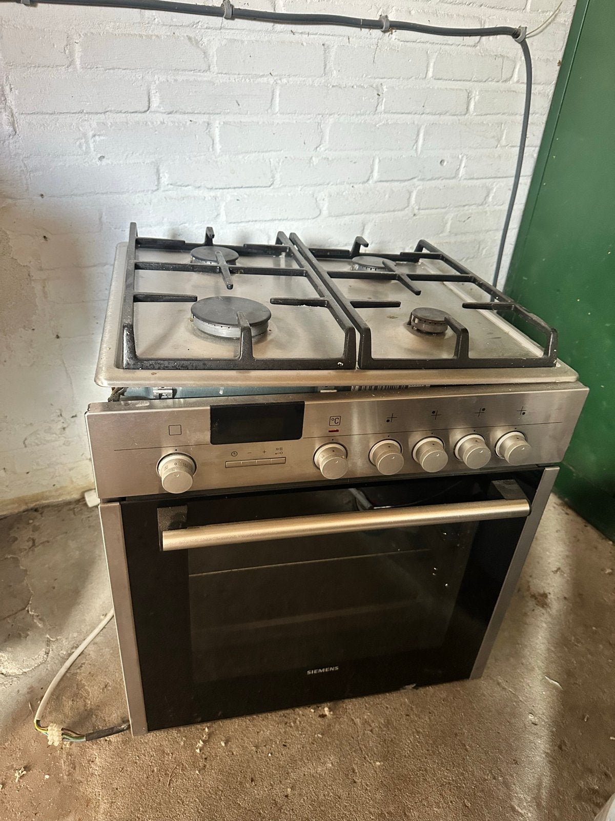 Siemens Gasfornuis met Oven, Witgoed en Apparatuur, Fornuizen, Gebruikt, Vrijstaand, Gas, 4 kookzones, 85 tot 90 cm, 60 cm of meer