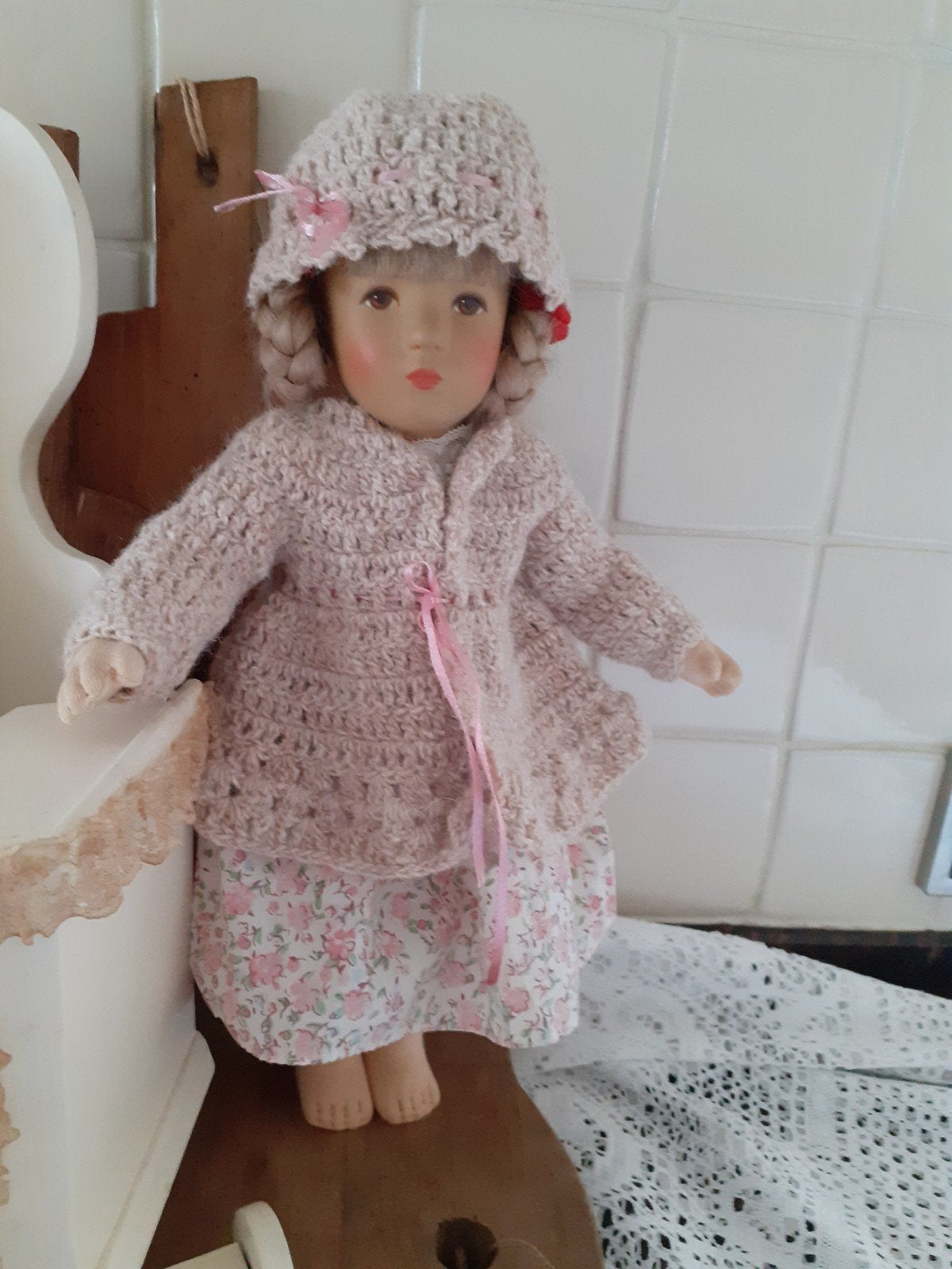 Mooie käthe krüse pop met gehaakte jasje mutsje, Ophalen of Verzenden, Gebruikt, Pop