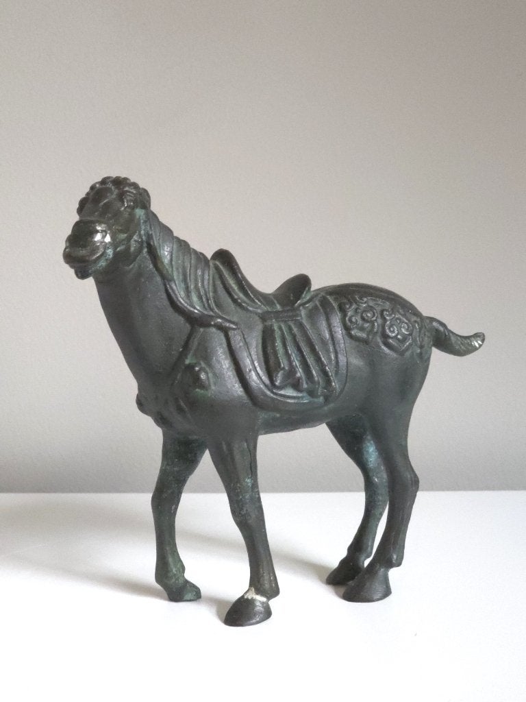 Bronzen Chinees Paard – Tang-Stijl War Horse, Antiek en Kunst, Ophalen of Verzenden, Brons