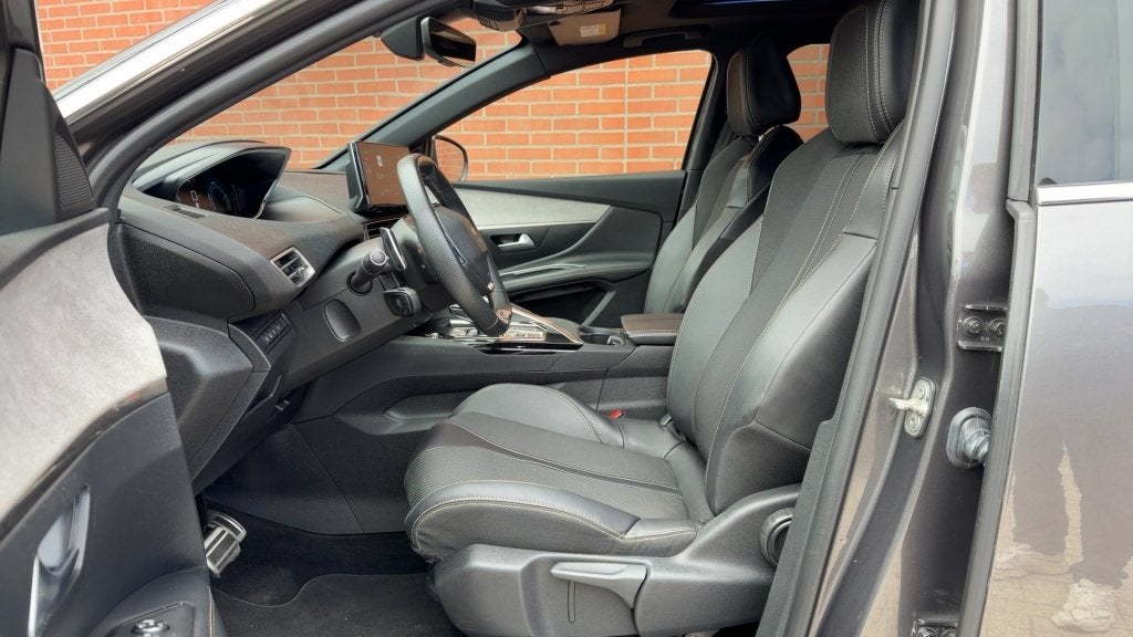 Peugeot 3008 1.6 HYbrid PHEV GT Pack Bussiness Schuifdak Tre, Auto's, Euro 6, Leder en Stof, Plug-in hybride, Bedrijf