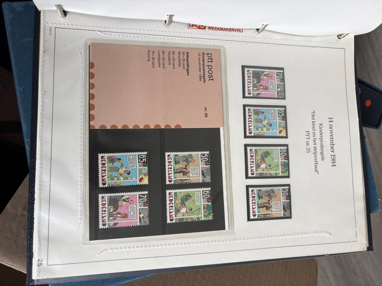 7 Davo postzegelboeken met postzegelmapjes en losse zegels, Ophalen of Verzenden, Na 1940