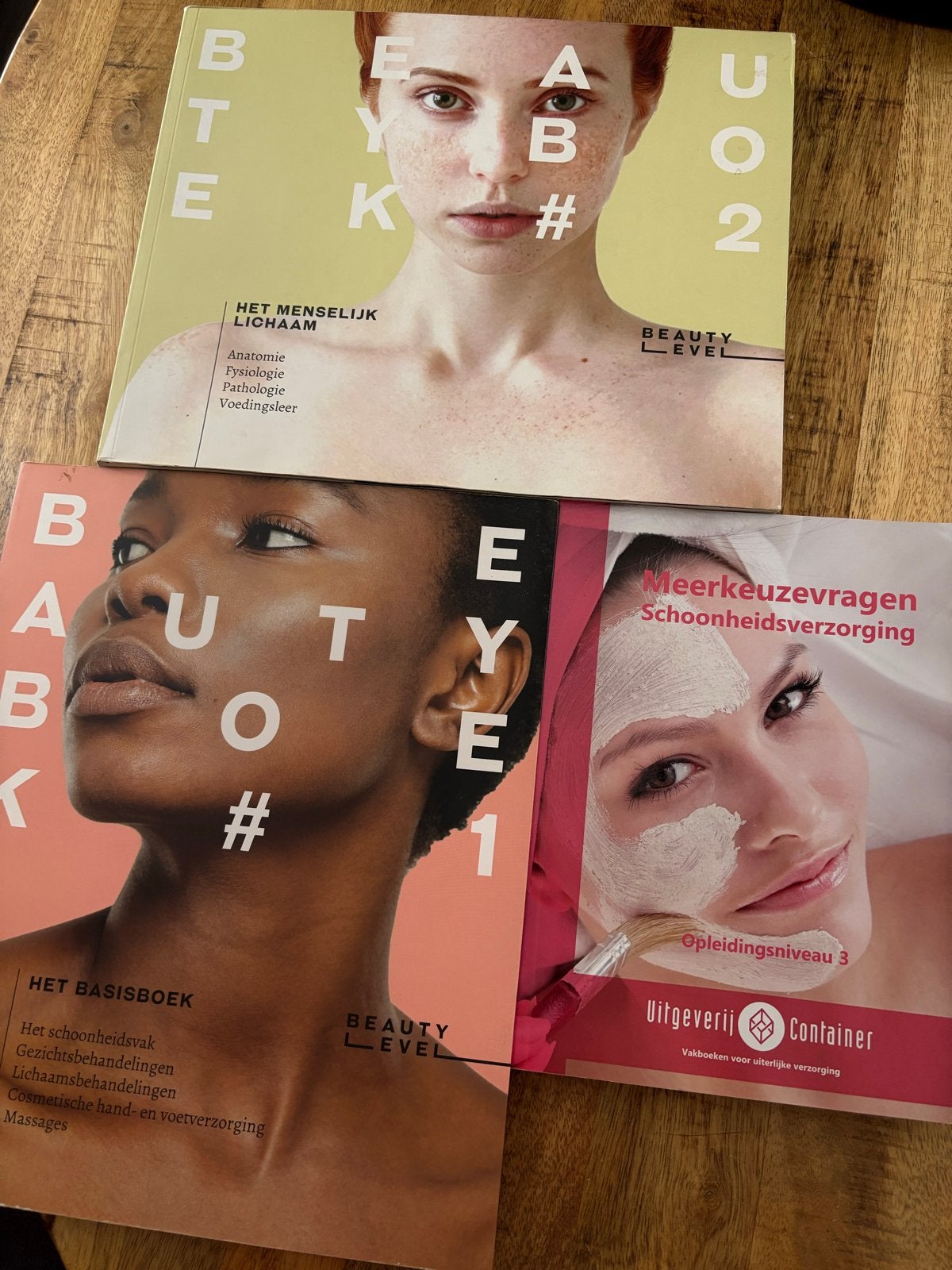 Schoonheidsverzorging Opleidingsniveau 3/4 boeken, Boeken, Ophalen of Verzenden, Gamma, Zo goed als nieuw, MBO