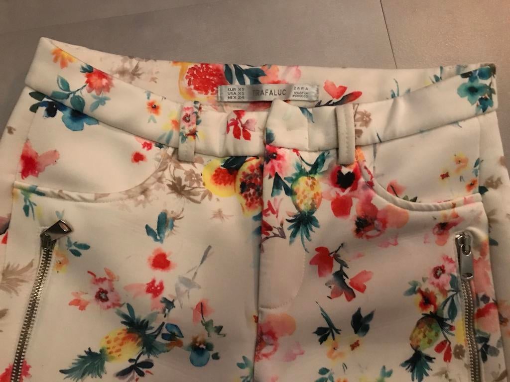 Zara witte scubba broek met bloemenprint - Maat XS, Wit, Ophalen of Verzenden, Maat 34 (XS) of kleiner, Lang