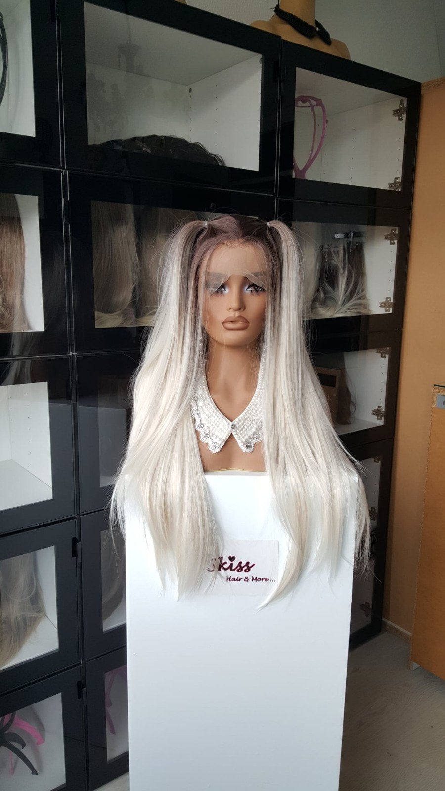 Luxe Lace Pruik: Donkere uitgroei / Platina Blond - STijl, Ophalen of Verzenden, Nieuw, Pruik of Haarverlenging