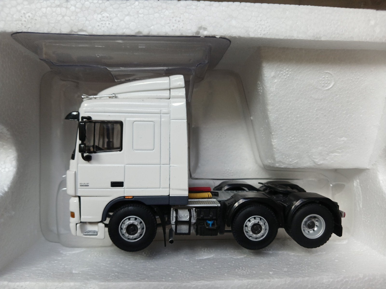 Daf XF105 White Line Wsi, Hobby en Vrije tijd, Ophalen of Verzenden, Zo goed als nieuw, Bus of Vrachtwagen, Wsi