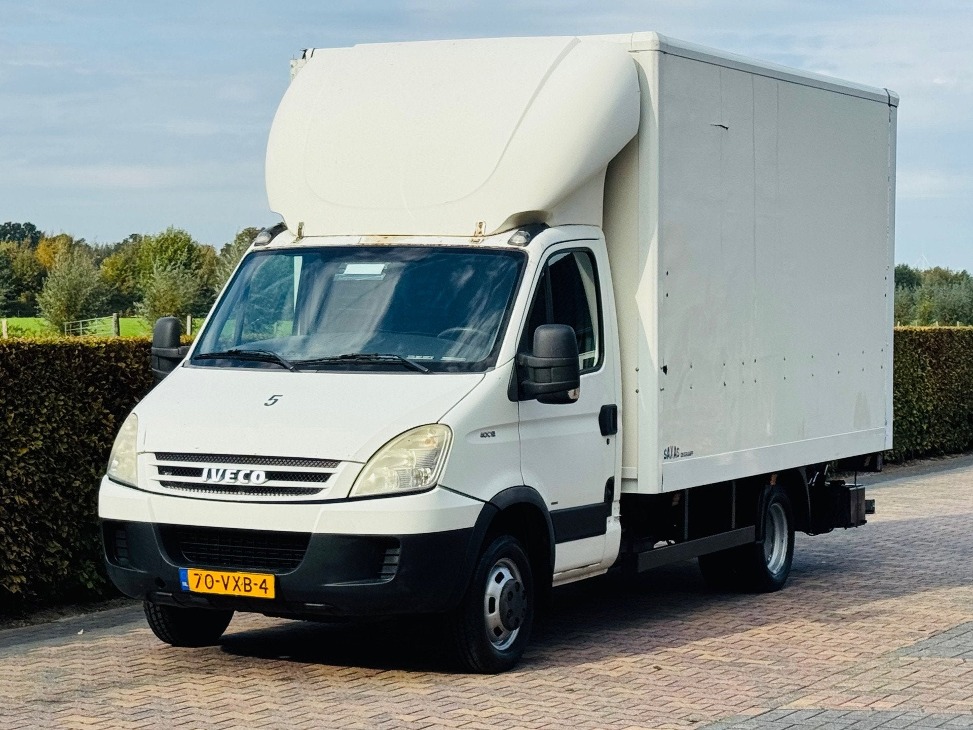 Iveco Daily 40C12 KOFFER LAADKLEP, 2986 kg, Iveco, 116 pk, Wit