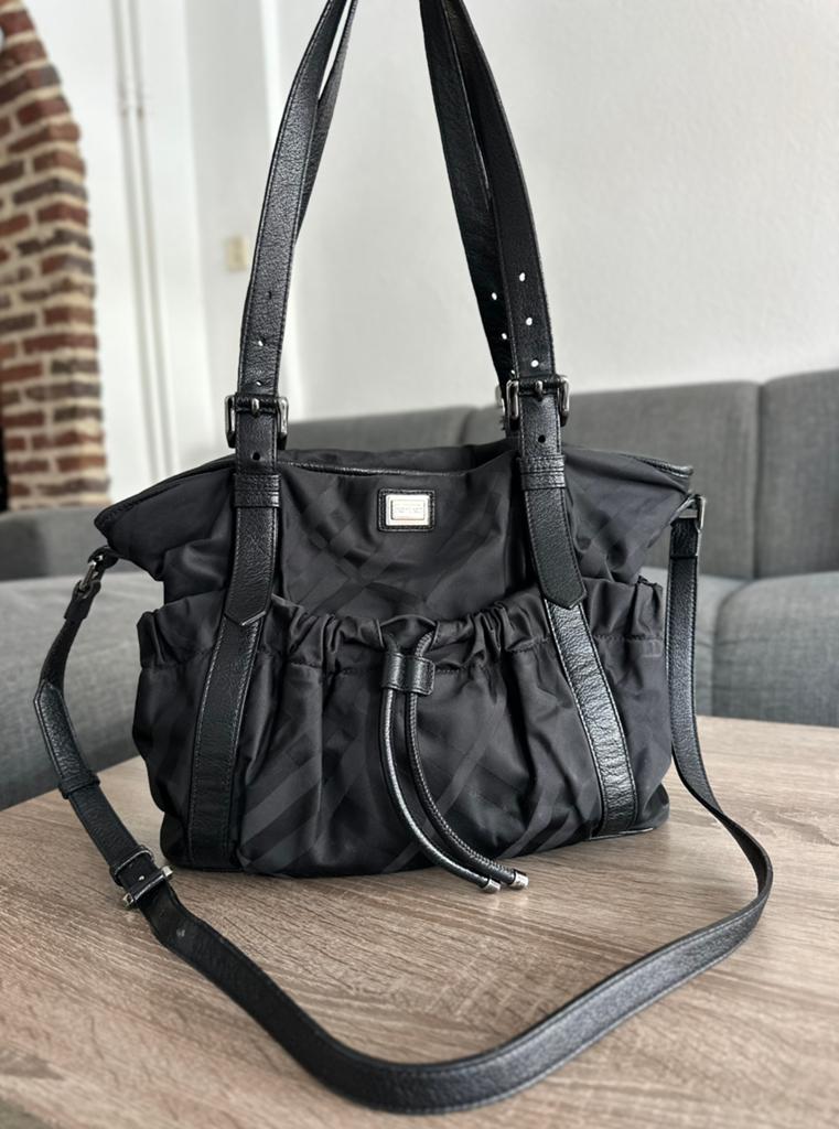 Burberry Nova Check Nylon Tote Bag with Genuine Leather Trim, Ophalen of Verzenden, Zo goed als nieuw, Zwart, Handtas