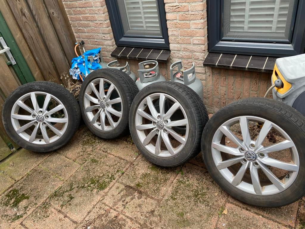17 inch velgen met winterbanden - 205/50 R17, Auto-onderdelen, Banden en Velgen, Gebruikt, Banden en Velgen, 17 inch, Personenwagen