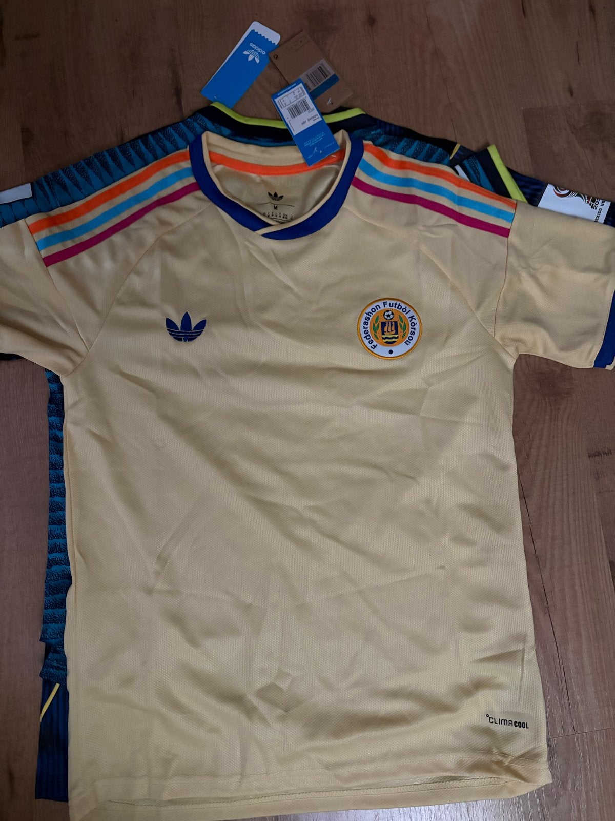 Adidas Curacao Voetbalshirt Geel Maat M Nieuw met Labels, Ophalen of Verzenden, Nieuw, Maat 48/50 (M), Geel