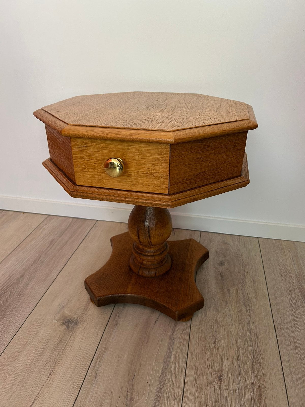 Bijzettafel zonder beschadigingen, Ophalen