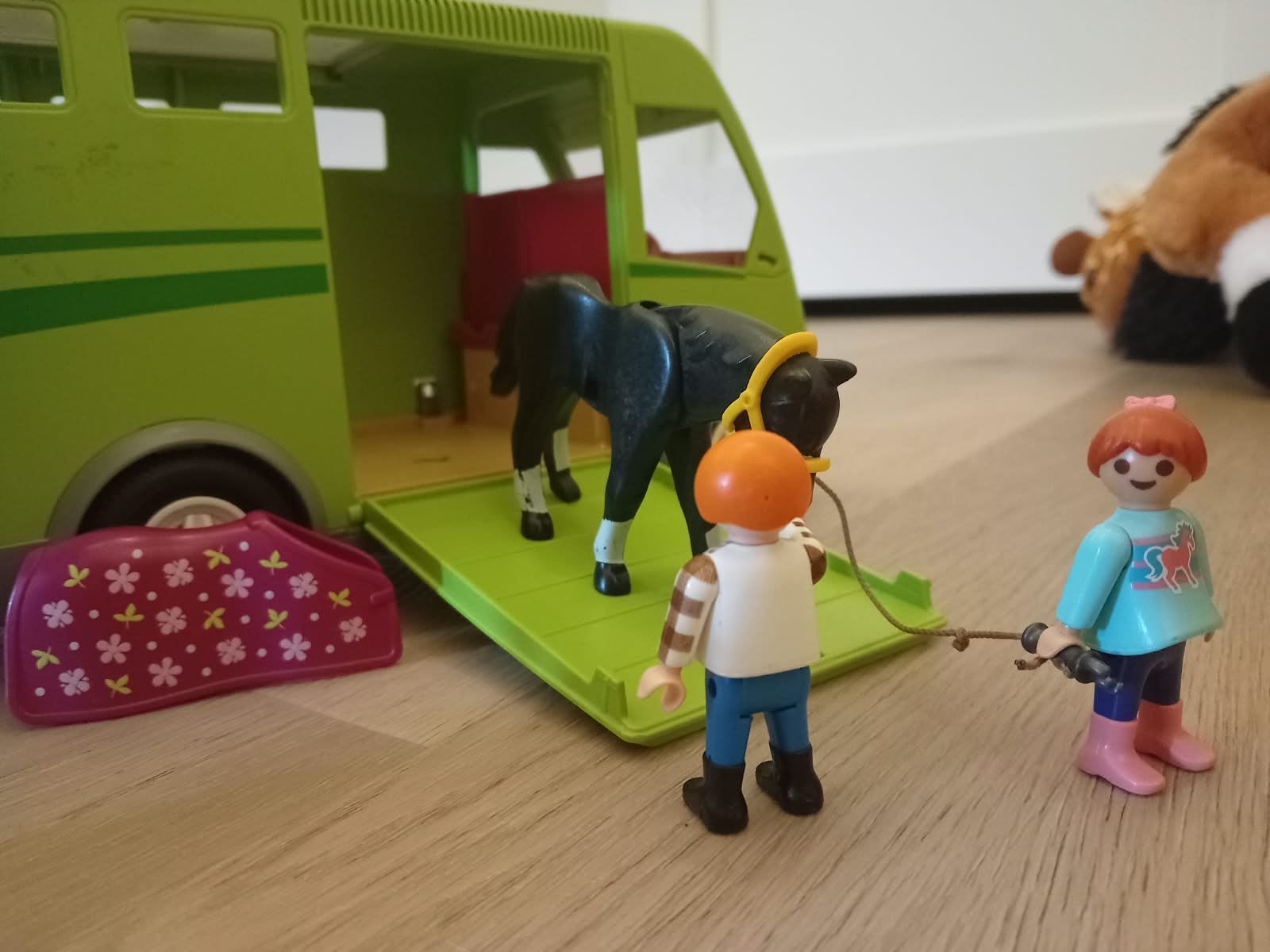 Playmobil paardenvrachtwagen met accessoires, Ophalen of Verzenden, Gebruikt, Jongen of Meisje