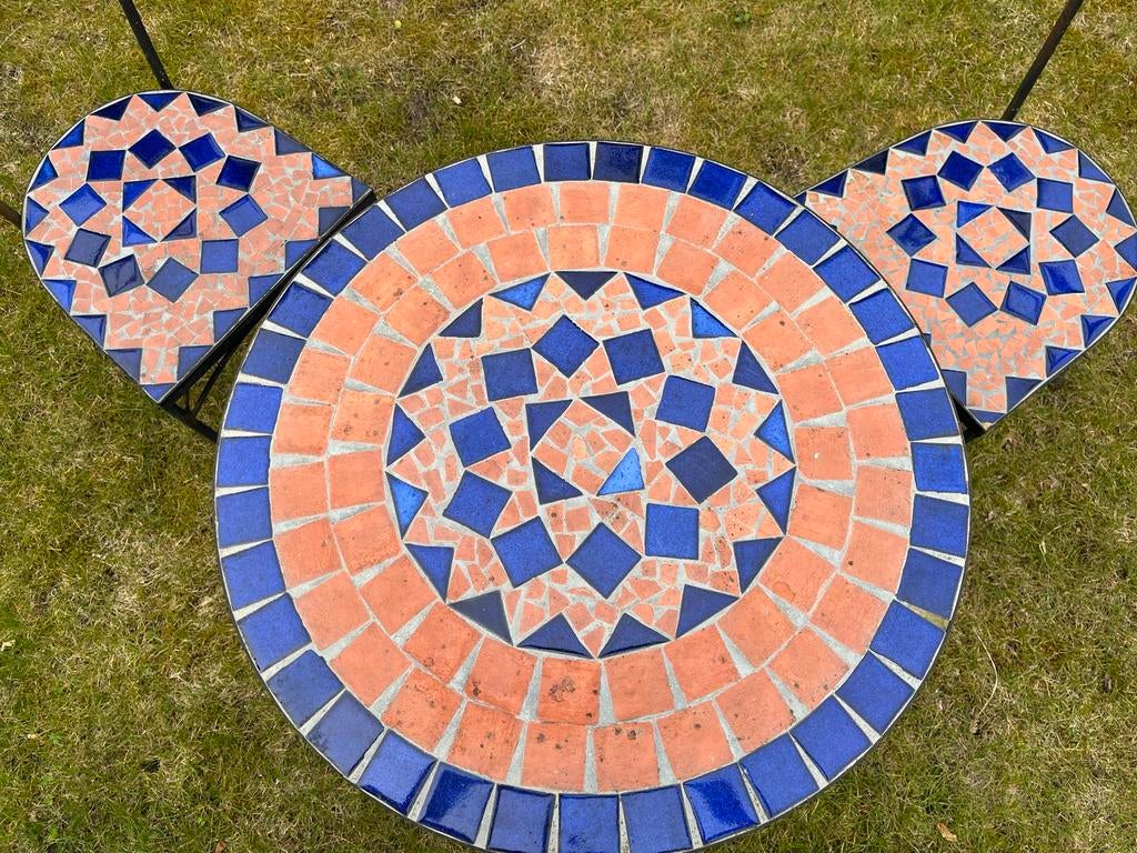 Mozaïek tuinset met tafel (70 cm) en 2 stoelen, Ophalen of Verzenden, Gebruikt, Rond, Metaal
