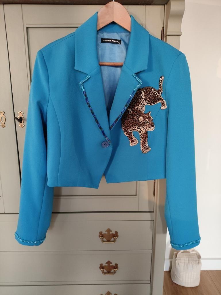 Gepimpt cropped blazer met kraaltjes en tijger., Ophalen of Verzenden, Zo goed als nieuw, Maat 38/40 (M), Blauw