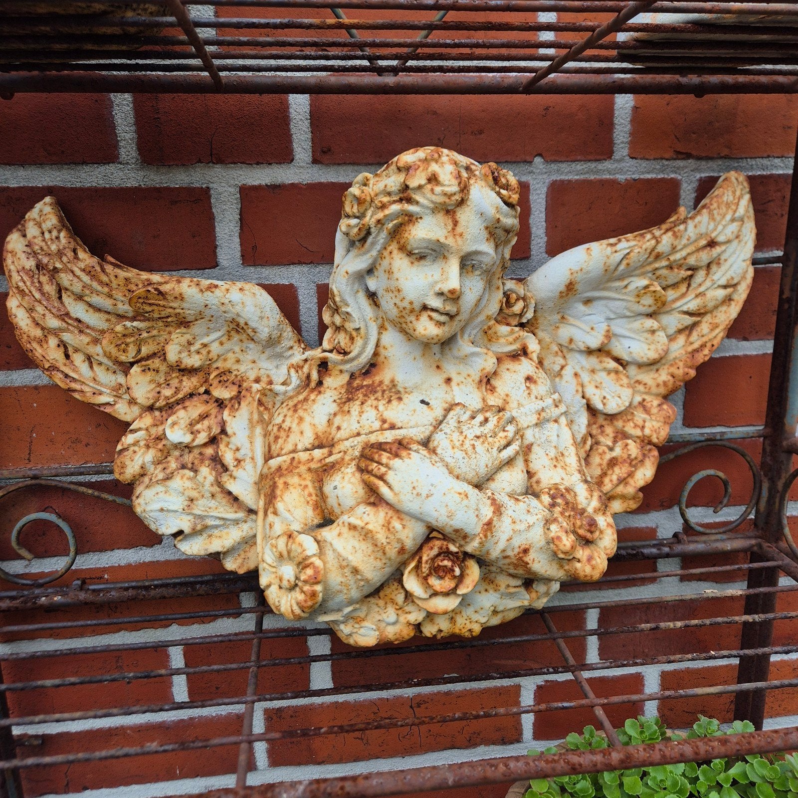 Grote decoratieve Engel 52 x 29cm van gietijzer, Tuin en Terras, Tuinbeelden, Ophalen, Zo goed als nieuw, Metaal, Engelenbeeld