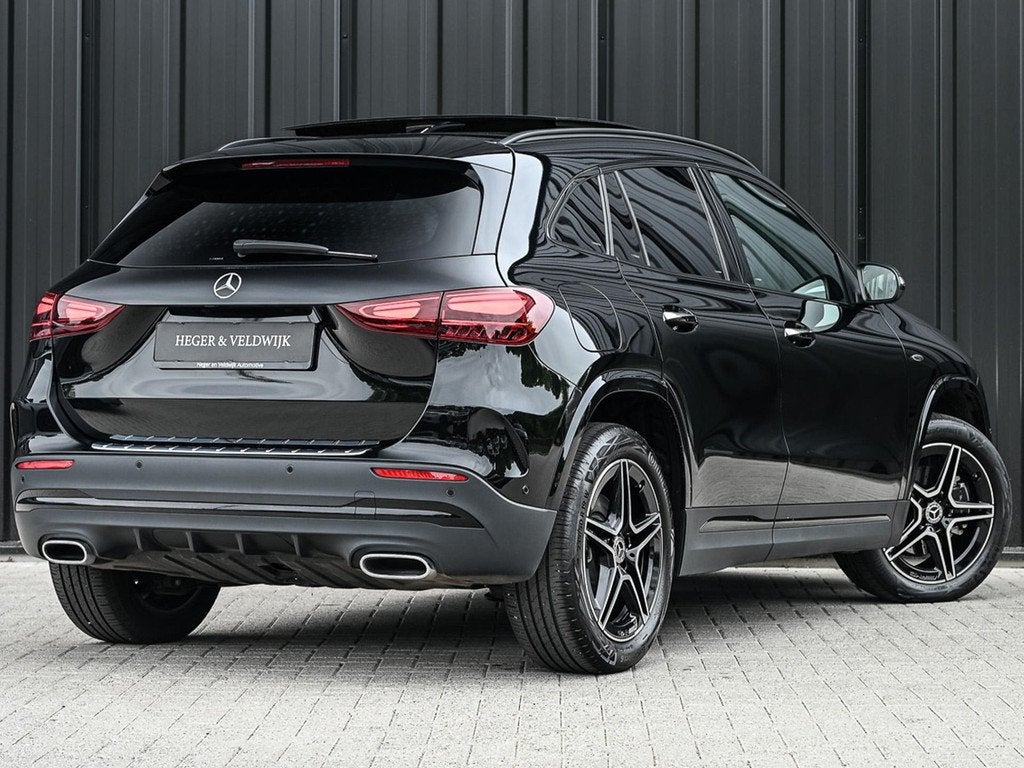Mercedes-Benz GLA-klasse 250 e Business Solution AMG | Panor, Auto's, Stof, Gebruikt, 4 cilinders, Zwart